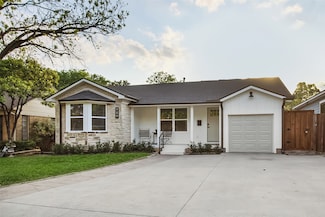 909 Cliffdale Ave, Dallas, TX 75211