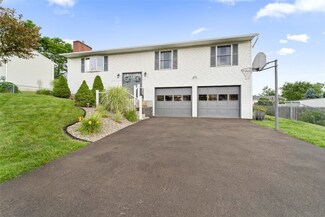 32 Lori Dr, Apalachin, NY 13732