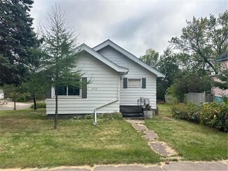 4702 W 8th St, Duluth, MN 55807