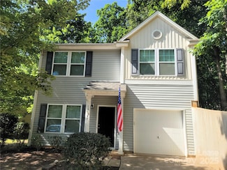 1447 Swaying Branch Ln, Clover, SC 29710