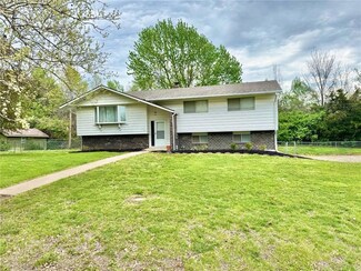 27 SE 125 Rd, Warrensburg, MO 64093