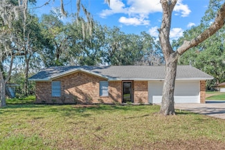 907 Avenue B, Sweeny, TX 77480