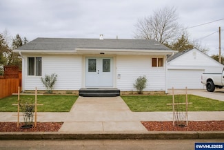 913 6th Ave, Sweet Home, OR 97386