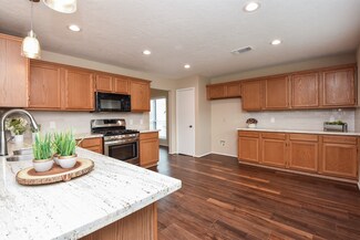 12330 Glenmeadow Dr, Stafford, TX 77477