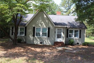 2209 Pickett St, Camden, SC 29020