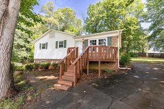 4633 Stanley Ct, Winston Salem, NC 27101