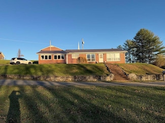 108 Stage Rd, Richlands, VA 24641