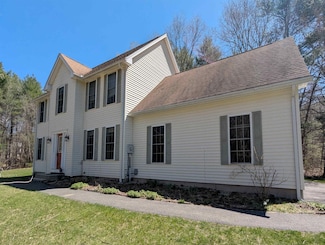 4 Sheridan Dr, Londonderry, NH 03053