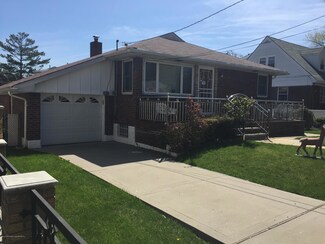 1119 Targee St, Staten Island, NY 10304