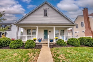 2751 Himelrigh Blvd, Barberton, OH 44203