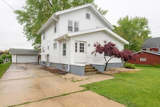 515 W 3rd St, Beaver Dam, WI 53916