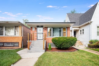 10056 S La Salle St, Chicago, IL 60628