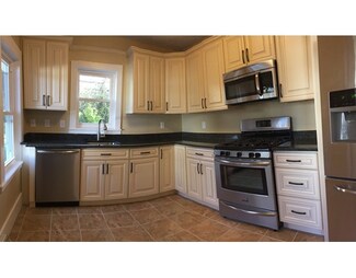 12 Hale St Unit 12, Newton Upper Falls, MA 02464