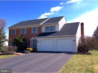 812 Suellen Dr, Reading, PA 19605