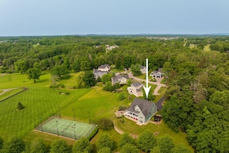 4 Winterberry Dr, Dover, NH 03820