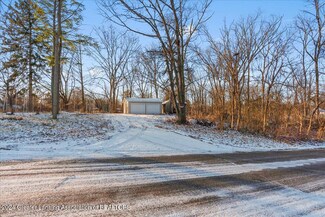 3401 Walker Rd, Lansing, MI 48906