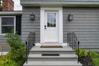 8 Glendale Dr, Nashua, NH 03064