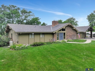 280 Skyline Dr, Elkhorn, NE 68022