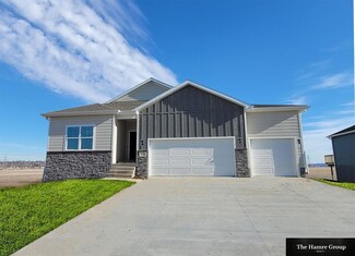 8503 S 63rd St, Papillion, NE 68157