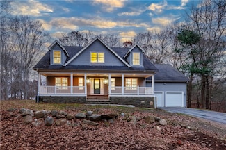 247 Glen Hill Dr, Saunderstown, RI 02874