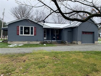 104 School St, Laughlintown, PA 15626