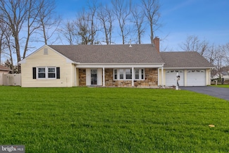 69 Torrington Ln, Willingboro, NJ 08046