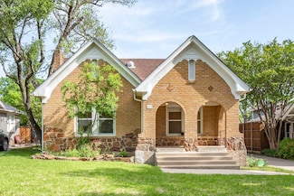 825 Thomasson Dr, Dallas, TX 75208