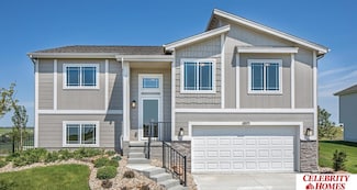 10509 Portage Dr, Papillion, NE 68046