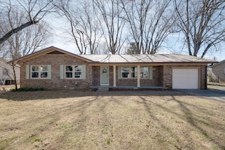 709 7th St, Lawrenceburg, TN 38464