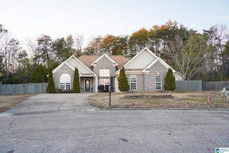 137 Hermitage Ln, Calera, AL 35040