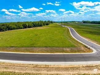 14409 Wildwood Cir, Wamego, KS 66547