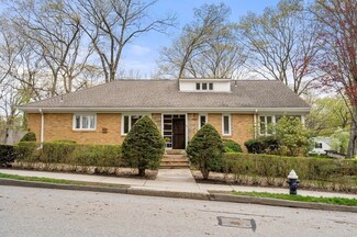 73 Beverly Rd, Chestnut Hill, MA 02467