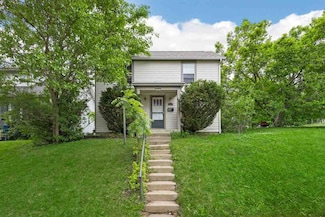 828 Church St, Iowa City, IA 52245