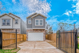 9418 Madera Rd, Houston, TX 77078