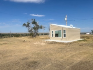 933 S River St, Saint Francis, KS 67756