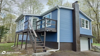 1 Mountain Crest Dr, Lake Ariel, PA 18436