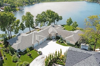 223 NW North Shore Dr, Kansas City, MO 64151