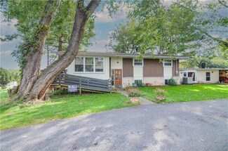 1018 Kossuth St, Freemansburg, PA 18017