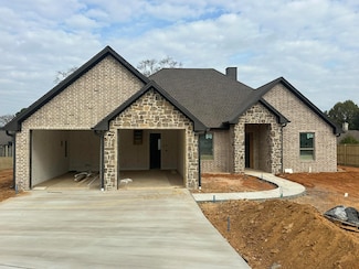 320 Saddle Brook Dr, Hallsville, TX 75650