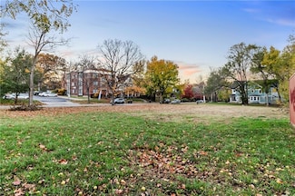 2833 Harrison St, Kansas City, MO 64109