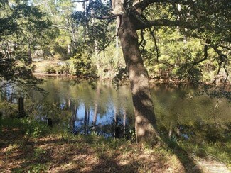 5812 Gazebo St, Milton, FL 32583