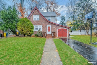 425 Beatrice St, Teaneck, NJ 07666