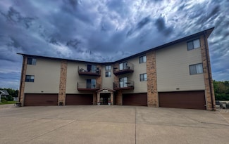 1940 Meadowlark Ln Unit 302, Huron, SD 57350