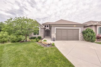 9804 Hollis Ln, Shawnee, KS 66227
