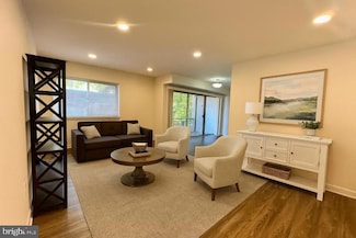 12403 Braxfield Ct Unit 12, Rockville, MD 20852