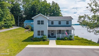 2921 River Rd, Melrose, NY 12121