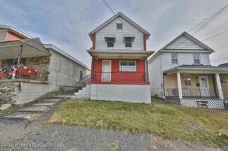 726 Dunmore St, Throop, PA 18512