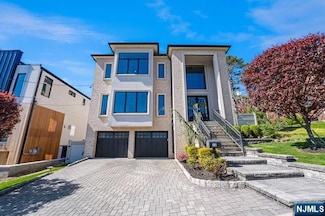 12 Cortland Place, Cliffside Park, NJ 07010