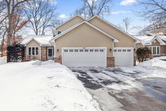 1032 95th Ave NW, Coon Rapids, MN 55433