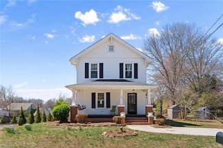 126 N Cliffdale Dr, Winston Salem, NC 27104